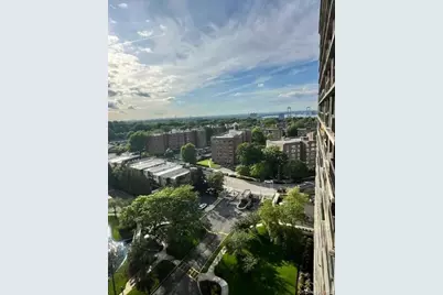 2 Bay Club Drive #15R, Bayside, NY 11360 - Photo 2