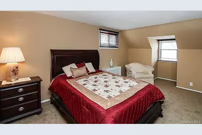 530 Coolidge Avenue, Rockville Centre, NY 11570 - Photo 12