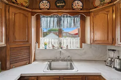 6033 69th Lane, Maspeth, NY 11378 - Photo 8