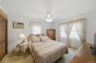 60-33 69th Ln, Maspeth, NY 11378 - Photo 12
