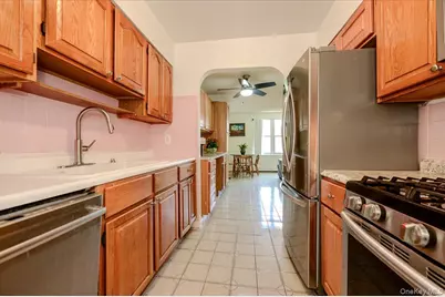 2368 Woodhull Avenue, Bronx, NY 10469 - Photo 12