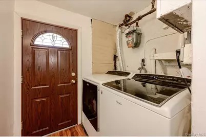 2368 Woodhull Avenue, Bronx, NY 10469 - Photo 26