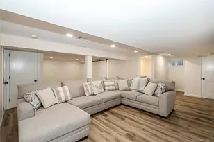 273 Sugar Toms Ln, East Norwich, NY 11732 - Photo 22