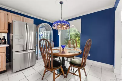 23 Stone Gate Court, Smithtown, NY 11787 - Photo 4