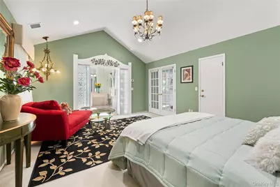 23 Stone Gate Court, Smithtown, NY 11787 - Photo 10