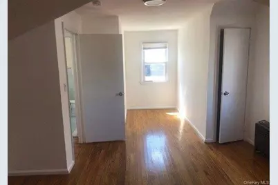 7 Walters Avenue, Syosset, NY 11791 - Photo 6