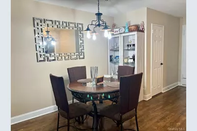 530 Dubois Avenue # 2C, Valley Stream, NY 11581 - Photo 6
