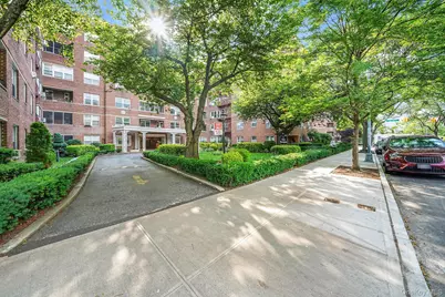67-66 108th Street #D/3, Forest Hills, NY 11375 - Photo 2