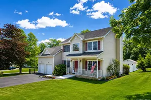 2 Gatehouse Pl, Walden, NY 12586 - Photo 2