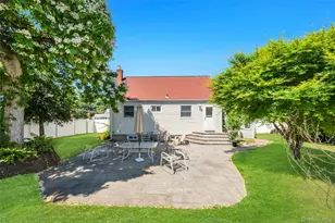 8 Wantagh Ave, East Islip, NY 11730 - Photo 24