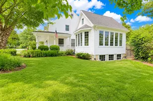 15 Anita Pl, Farmingdale, NY 11735 - Photo 2