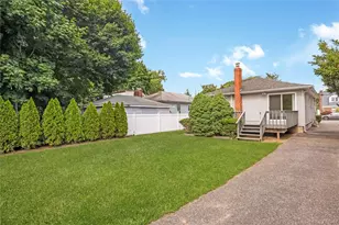 6 Center St, Hicksville, NY 11801 - Photo 14
