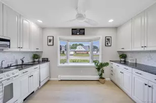 17 Skylark Ln, Levittown, NY 11756 - Photo 10