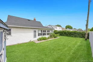17 Skylark Ln, Levittown, NY 11756 - Photo 24