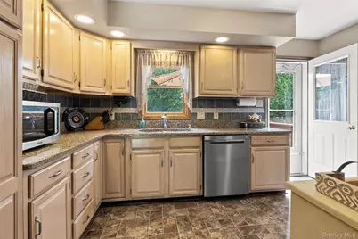 26 Pugsley Parkway, Cortlandt Manor, NY 10567 - Photo 8