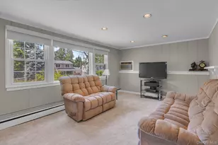 28 Harriet Ln, Huntington, NY 11743 - Photo 4
