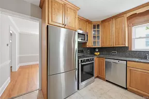 63 Andrew St, Manhasset, NY 11030 - Photo 12