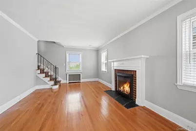 63 Andrew Street, Manhasset, NY 11030 - Photo 8