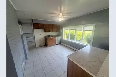 143 Red Maple Drive N, Levittown, NY 11756 - Photo 6