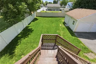 7 Penndale Dr, Amityville, NY 11701 - Photo 4