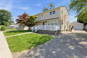 7 Penndale Dr, Amityville, NY 11701 - Photo 2