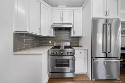 146-24 Bayside Avenue, Flushing, NY 11354 - Photo 12