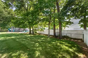 4 Redbud Ct, Middle Island, NY 11953 - Photo 32