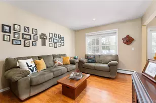 4 Redbud Ct, Middle Island, NY 11953 - Photo 12