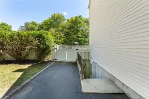 4 Redbud Ct, Middle Island, NY 11953 - Photo 26