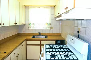 25-15 Far Rockaway Blvd, Far Rockaway, NY 11691 - Photo 6