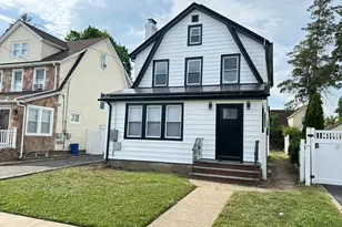 109 Leverich St, Hempstead, NY 11550 - Photo 2