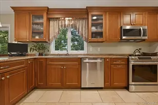 32 Scenic Hills Dr, Ridge, NY 11961 - Photo 12