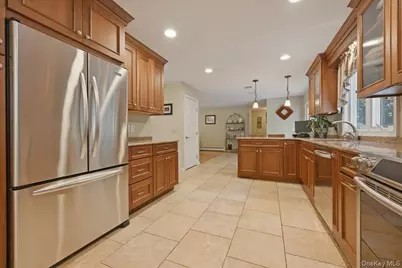 32 Scenic Hills Drive, Ridge, NY 11961 - Photo 10