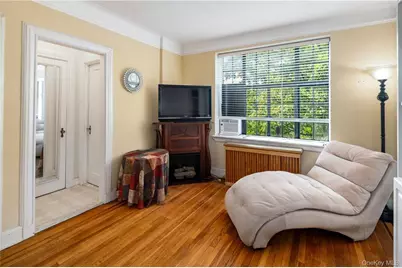 2 Westchester Avenue #2N, White Plains, NY 10601 - Photo 4