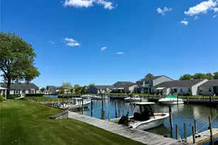 26 Harbor Road N, Amityville, NY 11701 - Photo 2
