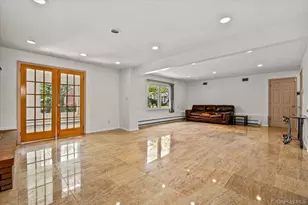 228 Robby Ln, Manhasset Hills, NY 11040 - Photo 24