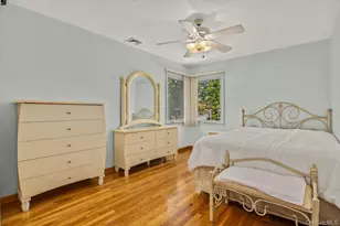 228 Robby Ln, Manhasset Hills, NY 11040 - Photo 20
