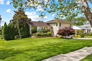 228 Robby Ln, Manhasset Hills, NY 11040 - Photo 40
