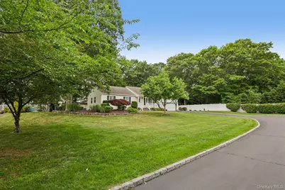 42 Apex Drive, Coram, NY 11727 - Photo 32