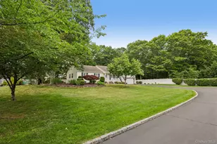 42 Apex Dr, Coram, NY 11727 - Photo 32
