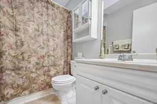 42 Apex Dr, Coram, NY 11727 - Photo 12