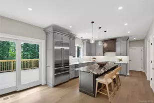 35 Shady Brook Ln, Cortlandt Manor, NY 10567 - Photo 2