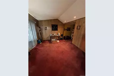 19 Surrey Lane, Levittown, NY 11756 - Photo 10