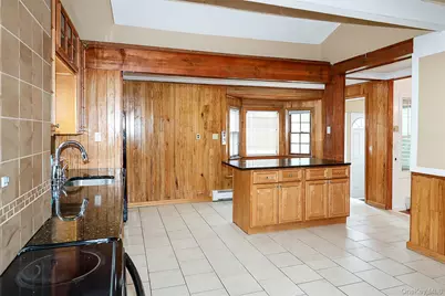 49 Red Ground Road, Roslyn Heights, NY 11577 - Photo 16