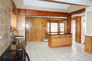 49 Red Ground Rd, Roslyn Heights, NY 11577 - Photo 16