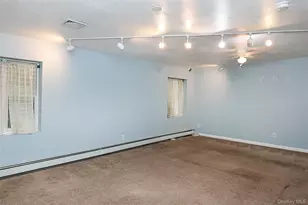 49 Red Ground Rd, Roslyn Heights, NY 11577 - Photo 20