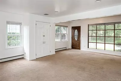 49 Red Ground Road, Roslyn Heights, NY 11577 - Photo 8
