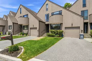 11 Rockhagen Rd, Thornwood, NY 10594 - Photo 2