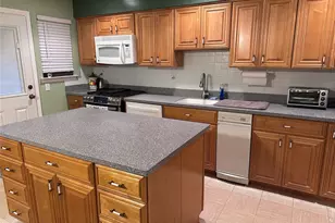 44 Milford Ln, Suffern, NY 10901 - Photo 2
