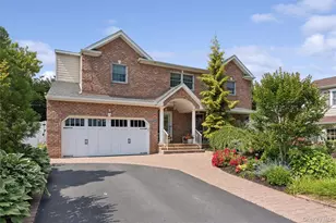 2539 Bradley Ct, Merrick, NY 11566 - Photo 2